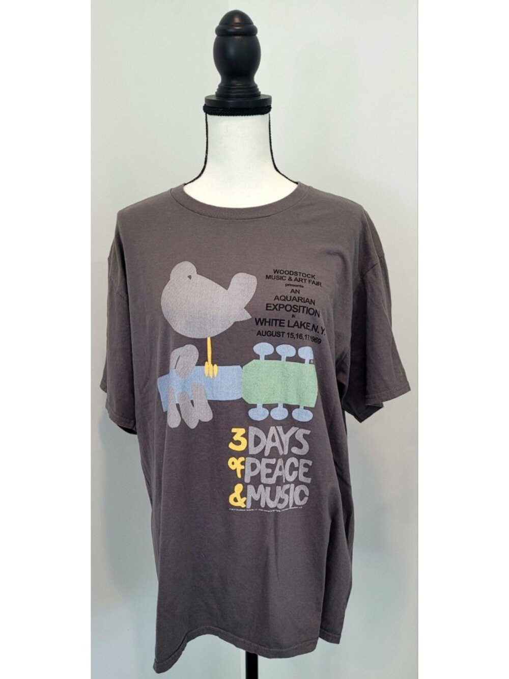 Woodstock 3 Days of Peace and Music Short Sleeve Crewneck T-Shirt  Size L